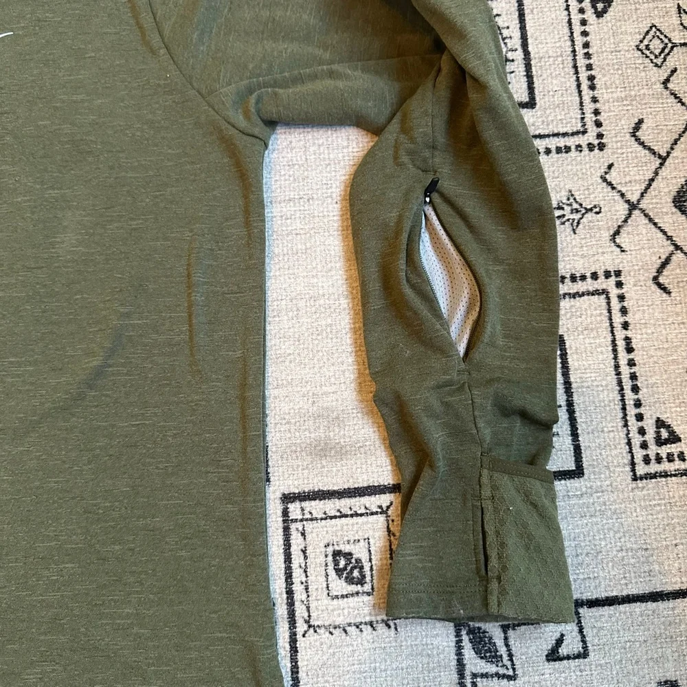 Nike Green Dri-FIT Long Sleeve Tee L